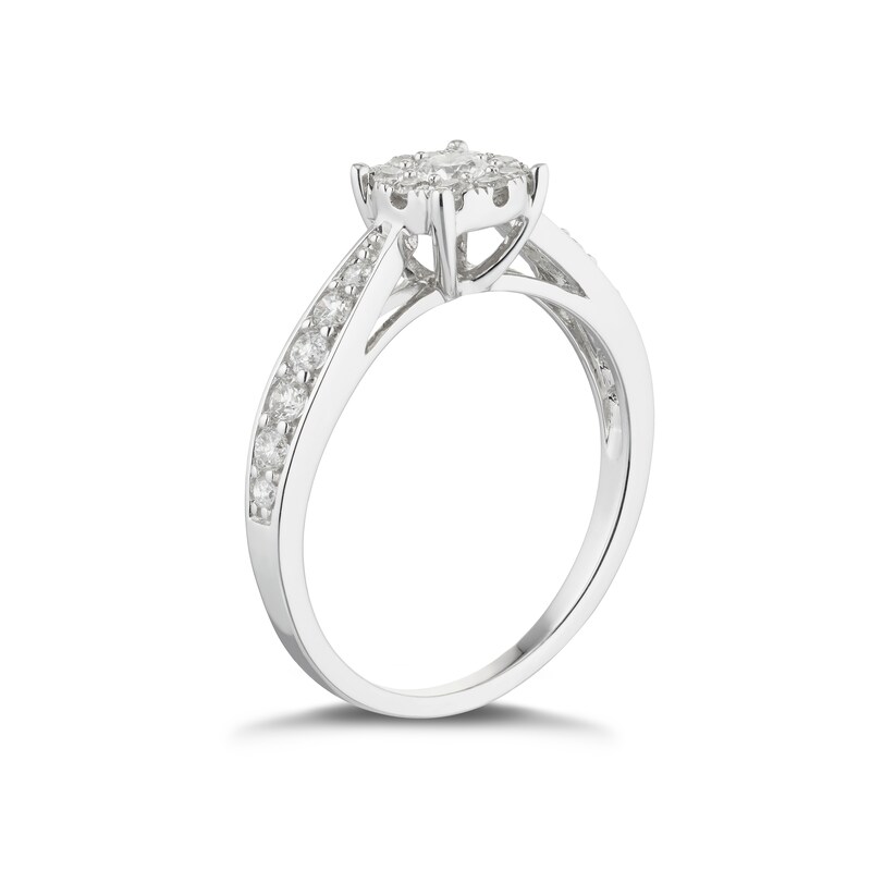 9ct White Gold 0.50ct Diamond Halo Cluster Ring