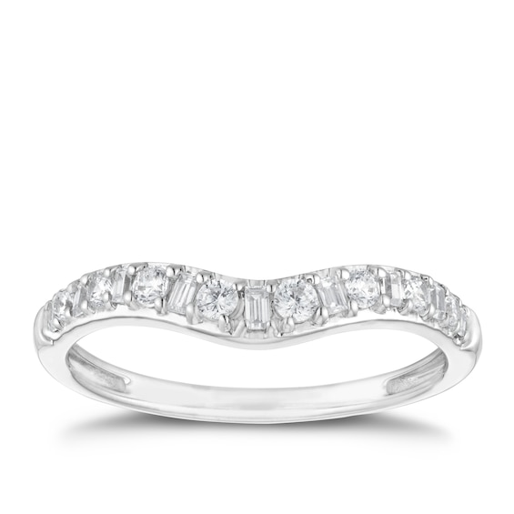 18ct White Gold 0.25ct Round & Baguette Diamond Ring