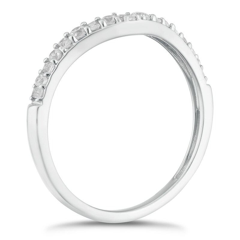 18ct White Gold 0.25ct Round & Baguette Diamond Ring