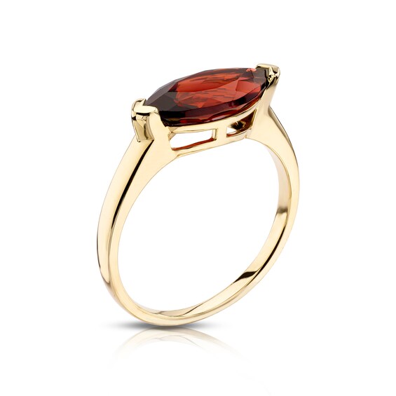 9ct Yellow Gold Garnet Marquise Ring