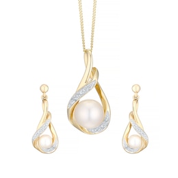 9ct Yellow Gold Cultured Freshwater Pearl & Diamond Set