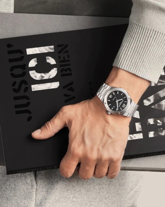 Baume & Mercier Riviera Men's Stainless Steel Bracelet Watch