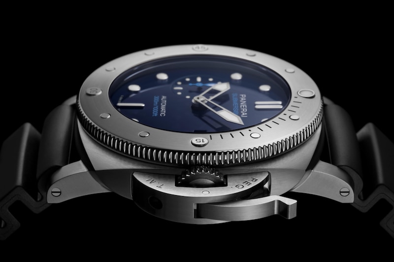 Panerai Submersible Bmg-Tech 47mm Blue Dial & Strap Watch