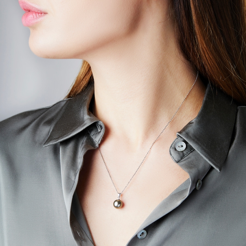 Main Image 2 of Yoko London Classic 18ct White Gold Black Tahitian Pearl Pendant