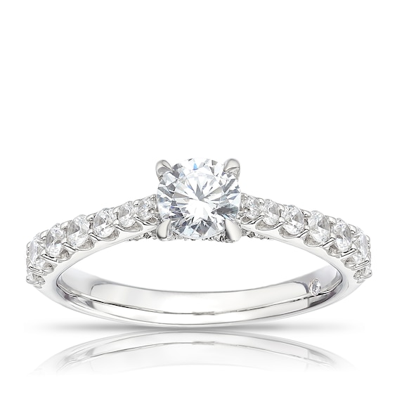 Platinum 1ct Diamond Round Cut Four Claw Solitaire Ring