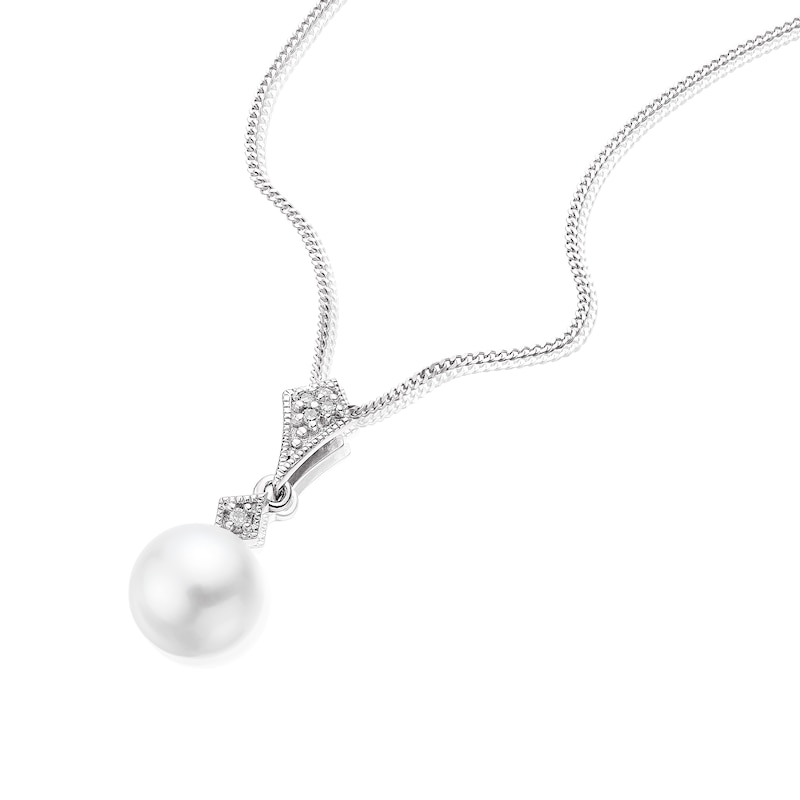 9ct White Gold & Diamond Pendant Necklace