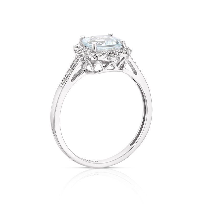 9ct White Gold Vintage Style Aquamarine & Diamond Ring